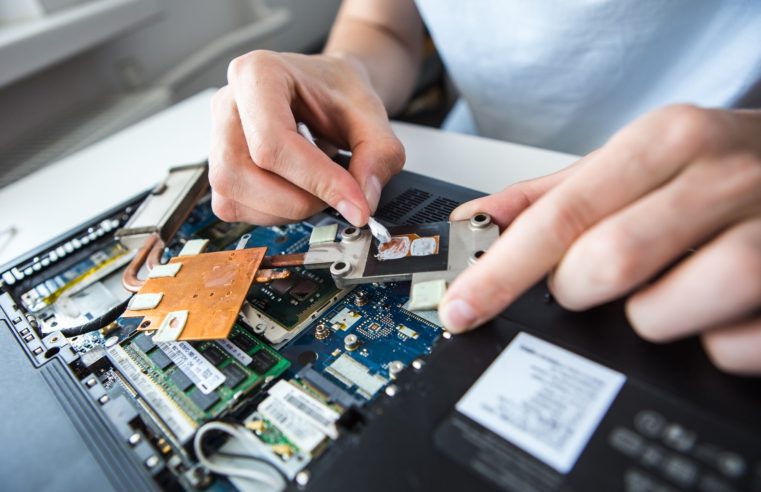 Como limpar componentes eletrônicos?