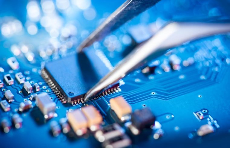 Falta de semicondutores afeta empresas de tecnologia