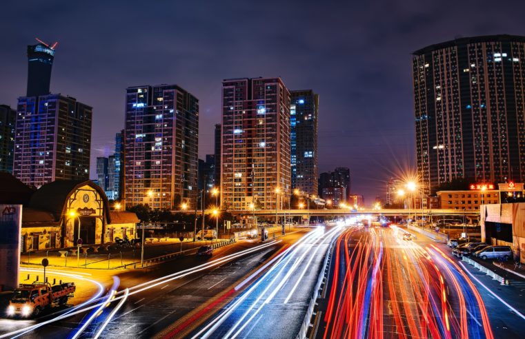 Eficiência energética, tecnologia e criatividade pautam debates sobre Iluminação Pública na Expolux Digital Week