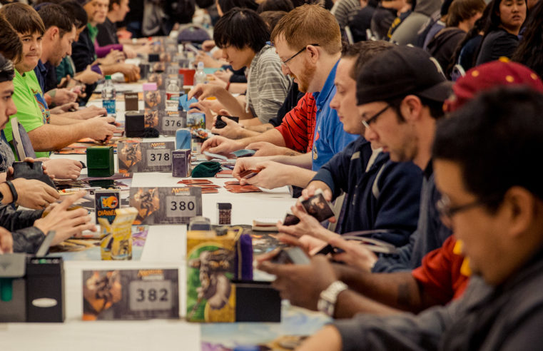 Torneio New Capenna Championship de Magic: The Gathering (MTG) começa hoje (20) com a participação de oito brasileiros