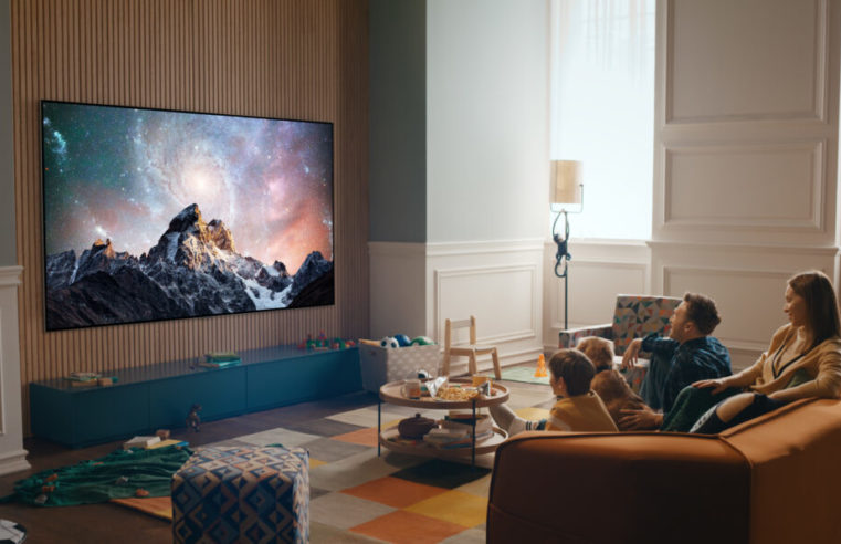 Compre um lançamento de TVs LG 2022 e leve um Sound Bar por apenas R＄159