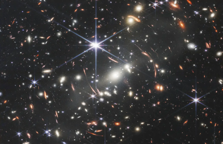 Telescópio Espacial James Webb detecta o buraco negro supermassivo ativo mais distante já registrado