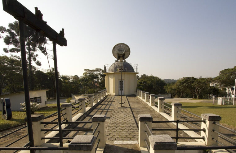 Cometa com órbita de 50 mil anos poderá ser visto em observação astronômica do Parque CienTec da USP