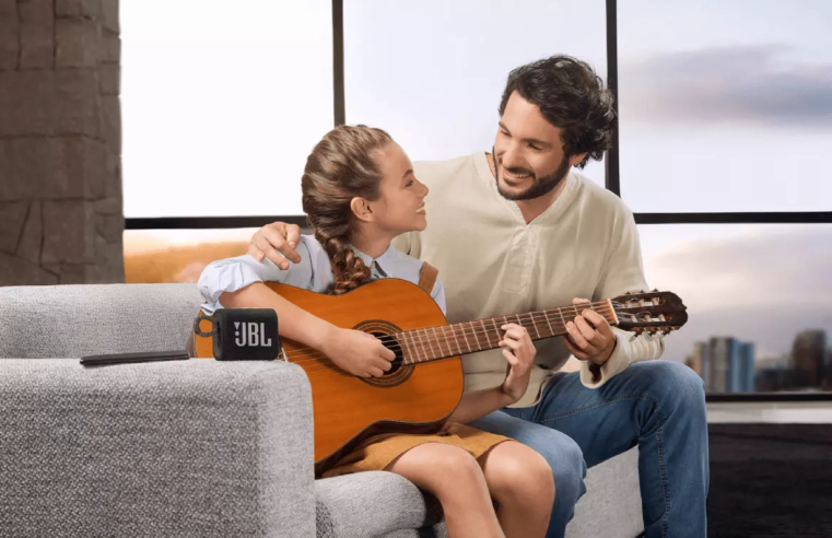 JBL feat. Pais: dê o play no presentão do papai!