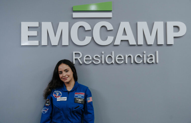 Astronauta brasileira, Laysa Peixoto,  ministra palestra motivacional na Emccamp Residencial