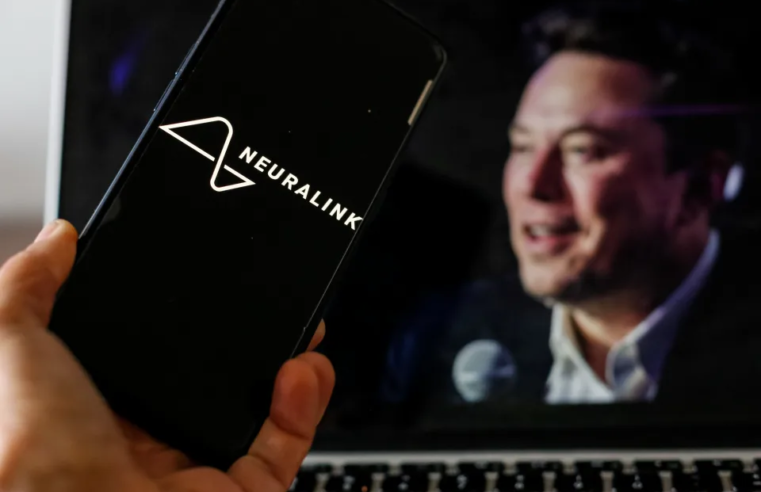 Neuralink implanta com sucesso seu chip cerebral em um segundo paciente