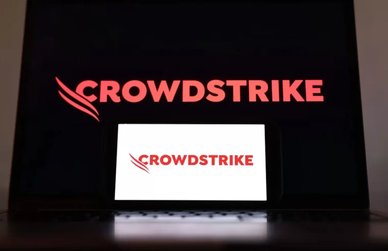 CrowdStrike eleva projeções anuais com alta demanda por segurança cibernética