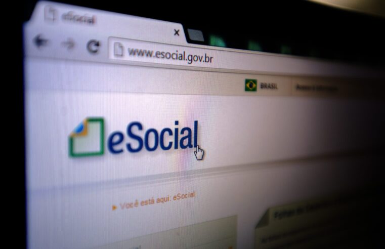 Falha no eSocial deixa 860 Mil servidores sem abono salarial em 2025