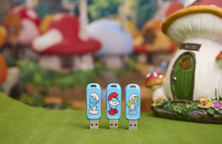 SanDisk lança pen drives colecionáveis dos Smurfs com até 256 GB de armazenamento e jogo incluso