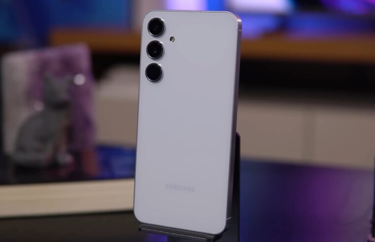 Galaxy A55 aparece no Geekbench com Android 16 e pode receber One UI 8 ainda em 2025