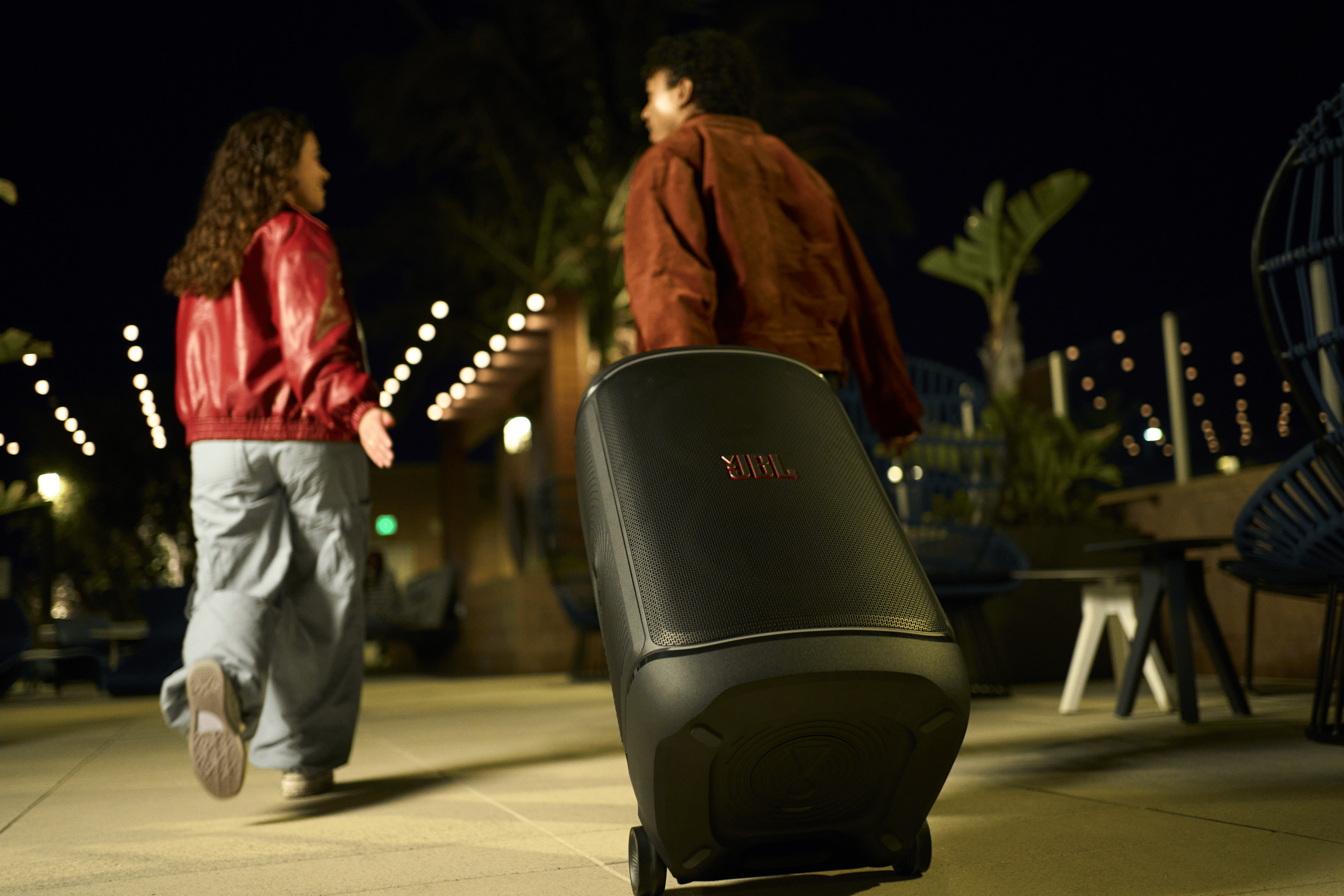 JBL lança PartyBox 520 no Brasil com 400W RMS, AI Sound Boost e design à prova d’água