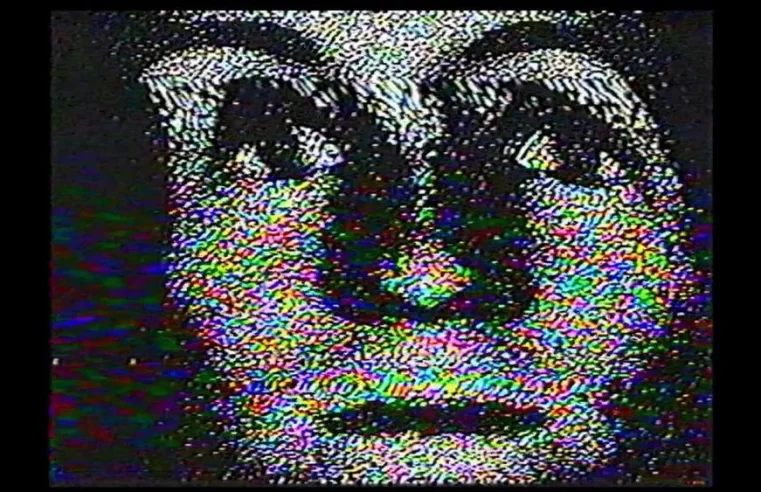 Transmissão da Record News é interrompida por vídeo medonho; confira as imagens misteriosas