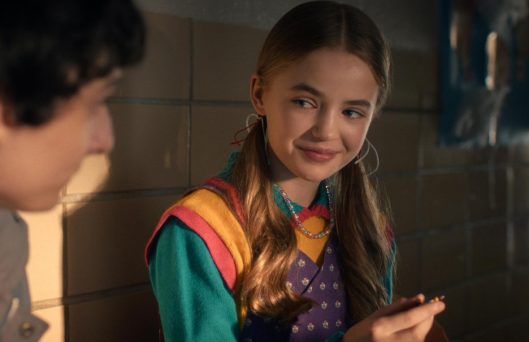 “Stranger Things”: Entenda por que a atriz que interpreta Holly mudou na última temporada