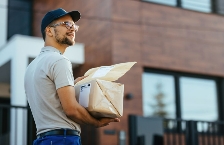 ADEUS! Gigante das entregas encerra serviço no Brasil após 37 anos e confirma demissões