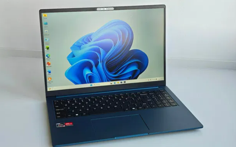 Adeus, MacBook Air? Conheça o novo portátil de 16 polegadas que pesa menos e custa metade do preço