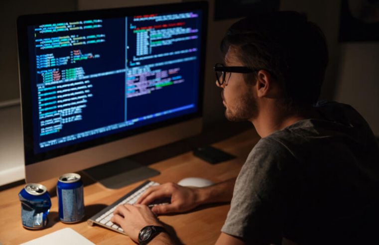 Inscrições abertas: Santander oferece 36 mil bolsas gratuitas em IA e tecnologia; Veja como garantir a sua