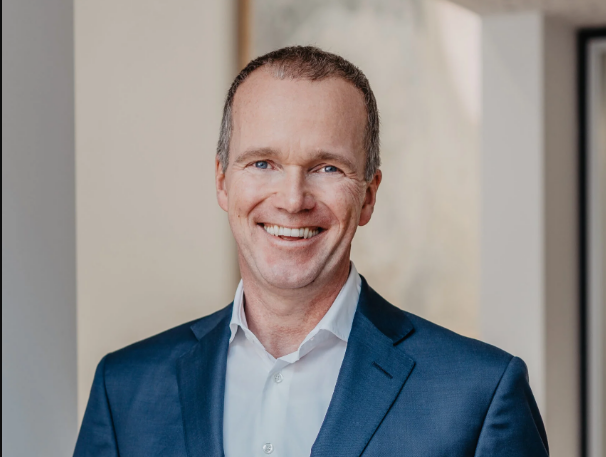 Conselho de Supervisão da SNP prorroga de forma antecipada o contrato do CEO Jens Amail