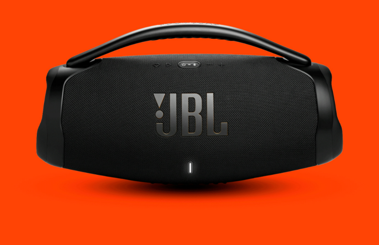 Carnaval 2026: JBL Boombox 3 e Aiwa de 200W estão com descontos imperdíveis para você comandar o bloco