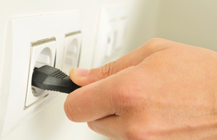 Saiba qual eletrodoméstico consome tanto quanto 65 geladeiras e como evitar o susto no fim do mês