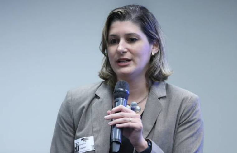 Governo anuncia nova secretária de Transição Energética; veja quem é Mariana Espécie e o que muda no setor