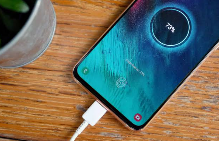 Seu celular está carregando rápido mesmo? O detalhe que quase ninguém percebe revela se a função está realmente funcionando