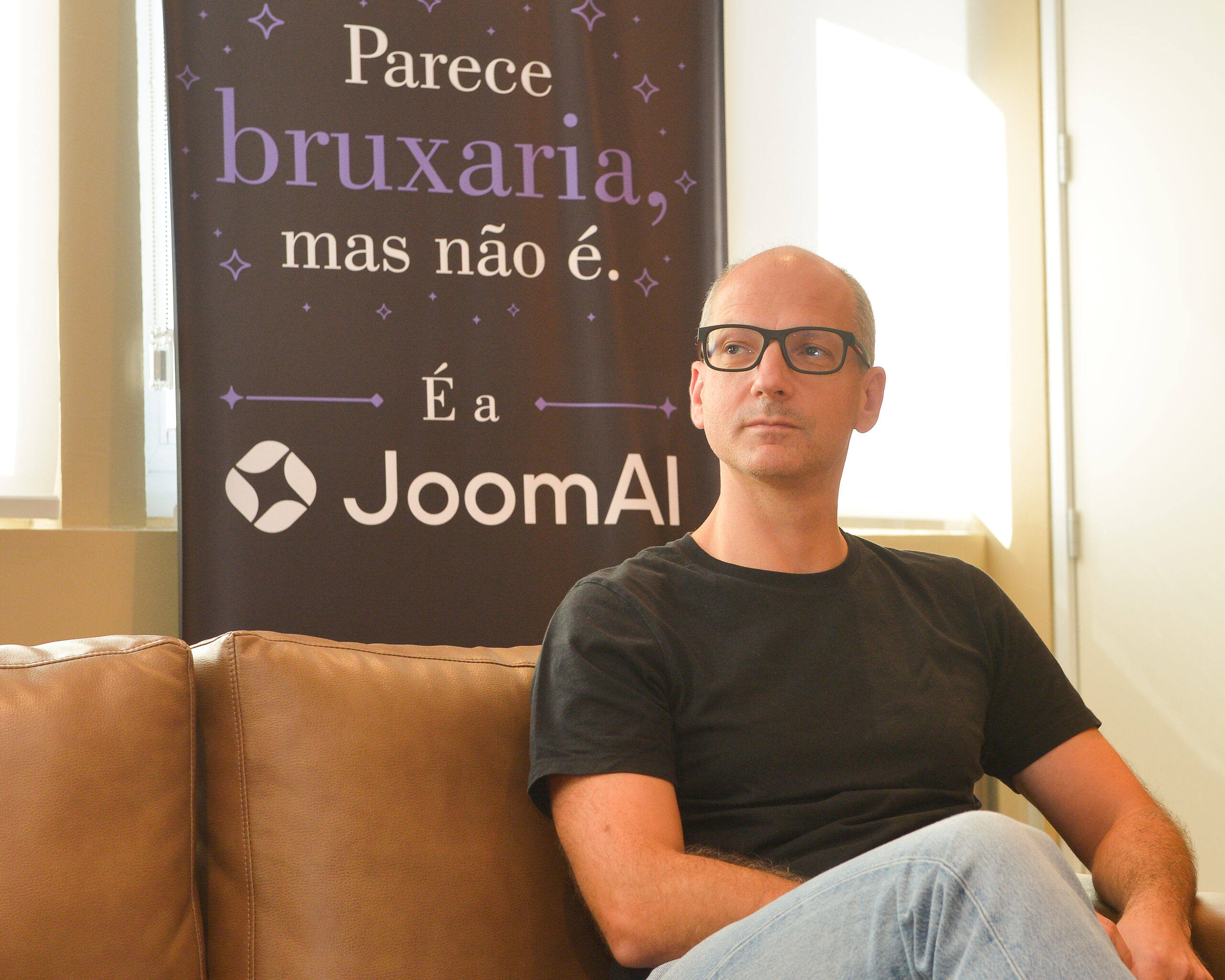 JoomAI estreia no Brasil e promete revolucionar marketplaces com mais de 100 agentes de IA que trabalham 24 horas por dia