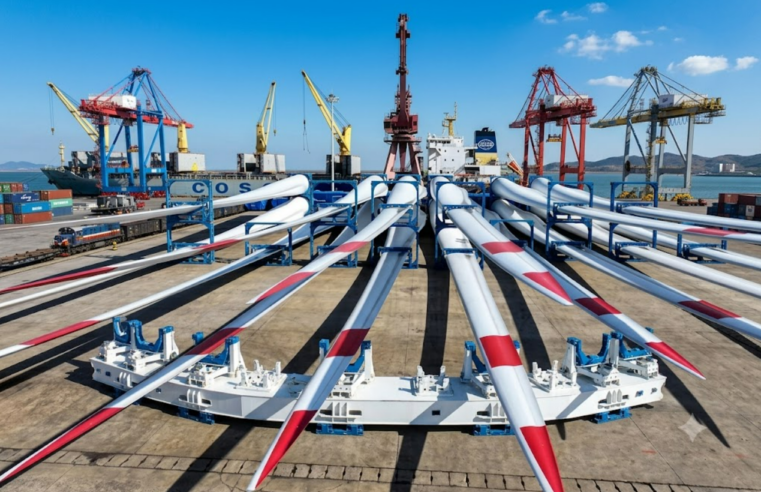 China inaugura turbina eólica flutuante gigante capaz de resistir a tufões de categoria 17
