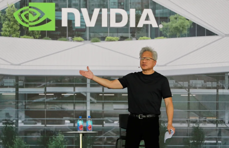 Nvidia lança três novos modelos de IA aberta para impulsionar agentes inteligentes em data centers e PCs